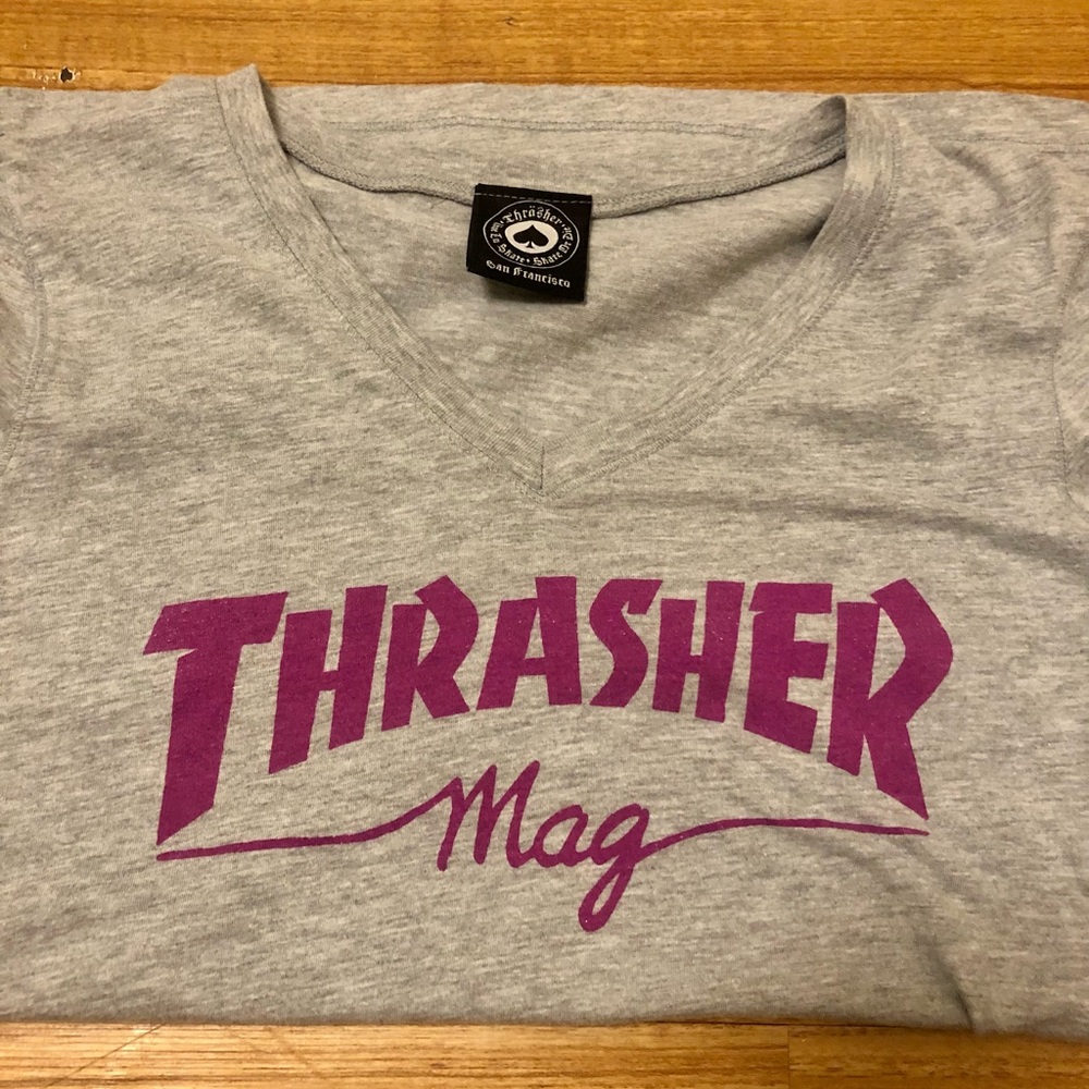 Thrasher v neck